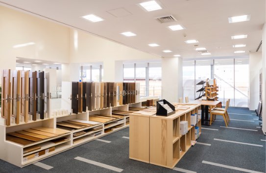 快適Katsumiをご体験!ショールームに実物の木材を多数展示しております