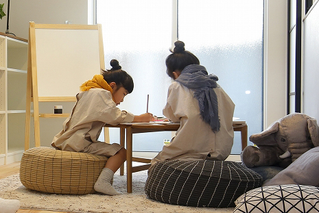 帰ってすぐの部屋なら宿題にも自然に手が付けれるかも。